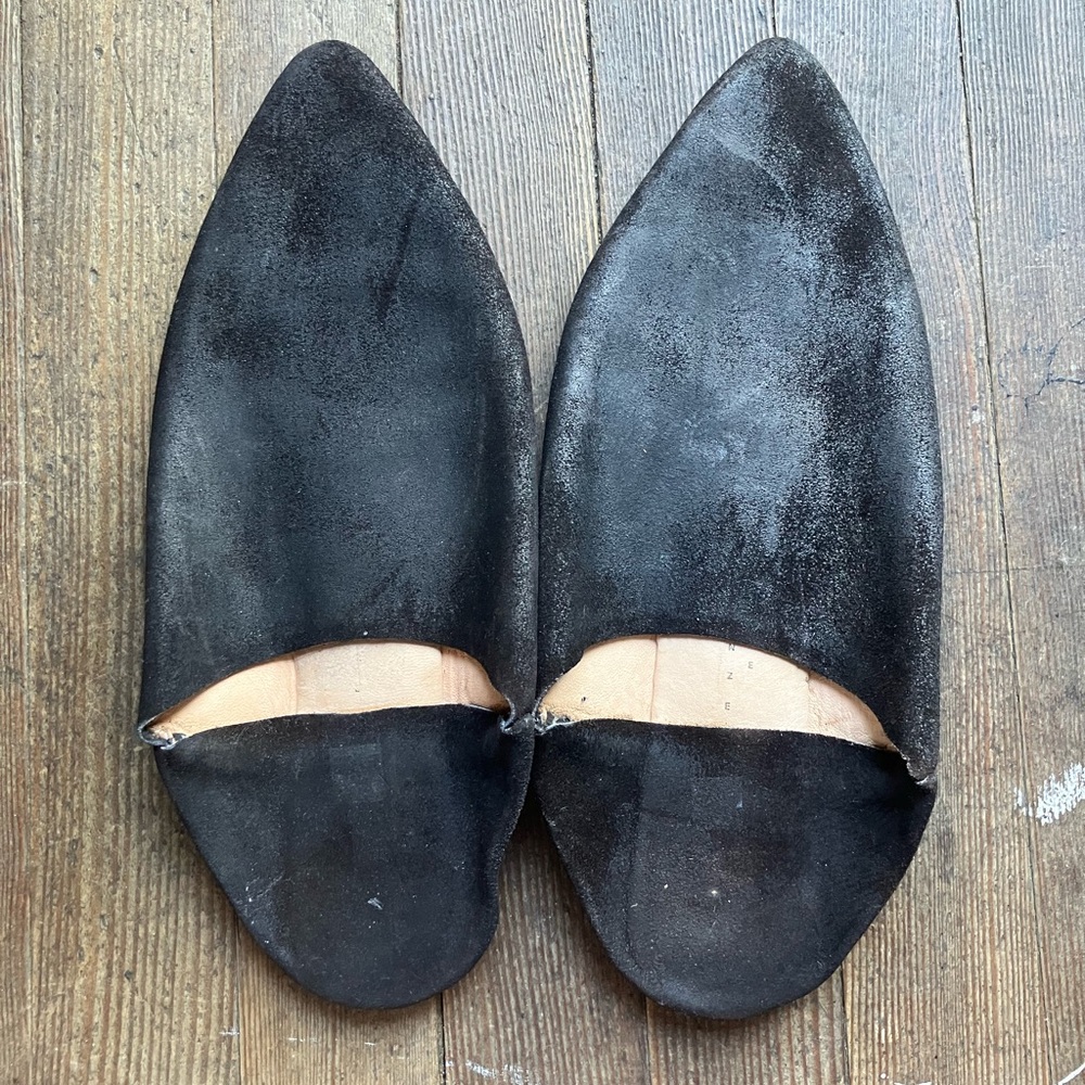 Chic Black Women's Slippers